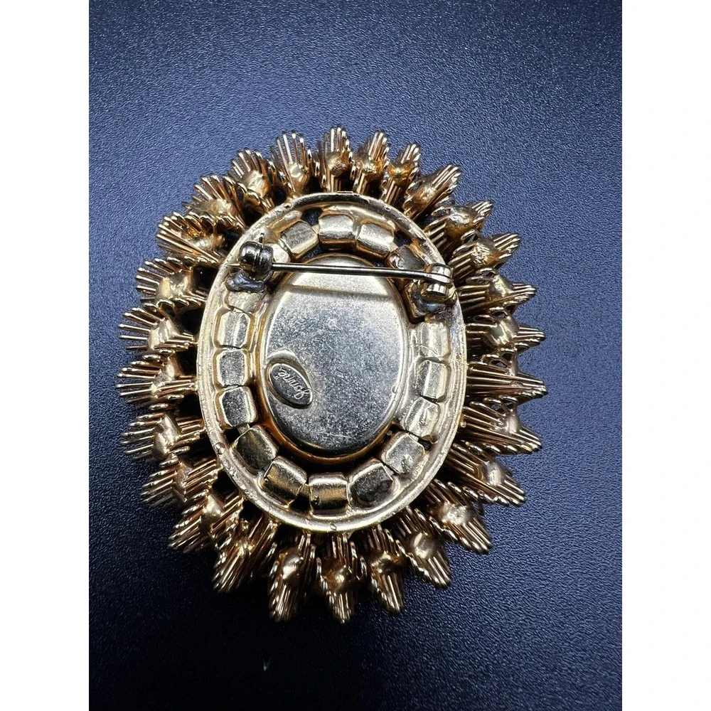 HOUSE OF SCHRAGER‎ JONNE' Signed Brooch
